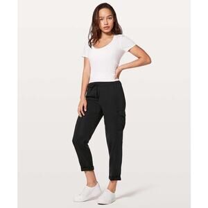 Lululemon Move Lightly Cargo Pants Sz 4